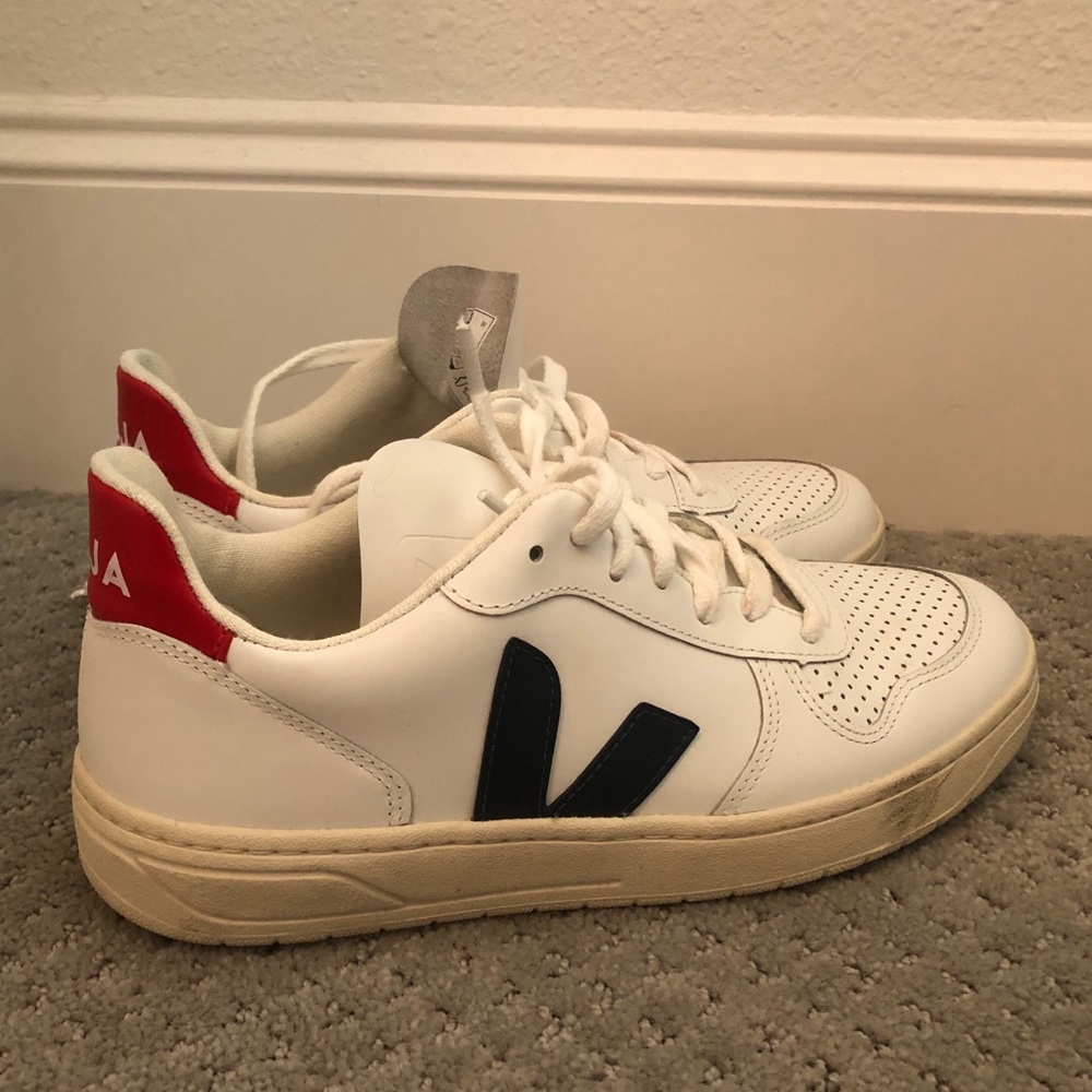 Veja V-10 Sneaker